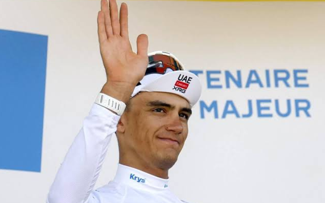 Isaac del Toro mantiene su maillot blanco y se acerca al podio en el Tour de Francia 2026 tras un séptimo lugar en Alpe d’Huez